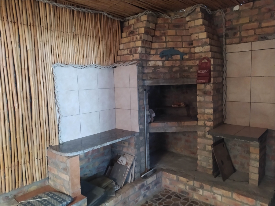 6 Bedroom Property for Sale in De Kelders Western Cape